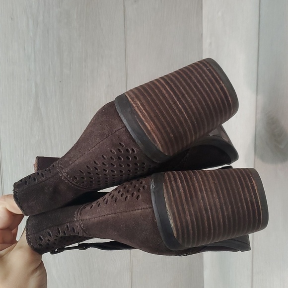 NEW Lucky Brand Ramses Patch Ankle Suede Booties Block Heels shoes sz 7M - Picture 5 of 13